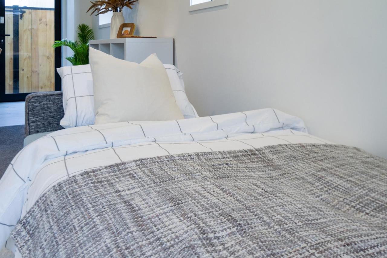3 Bedroom 2 Bath Central City Крайстчърч Екстериор снимка